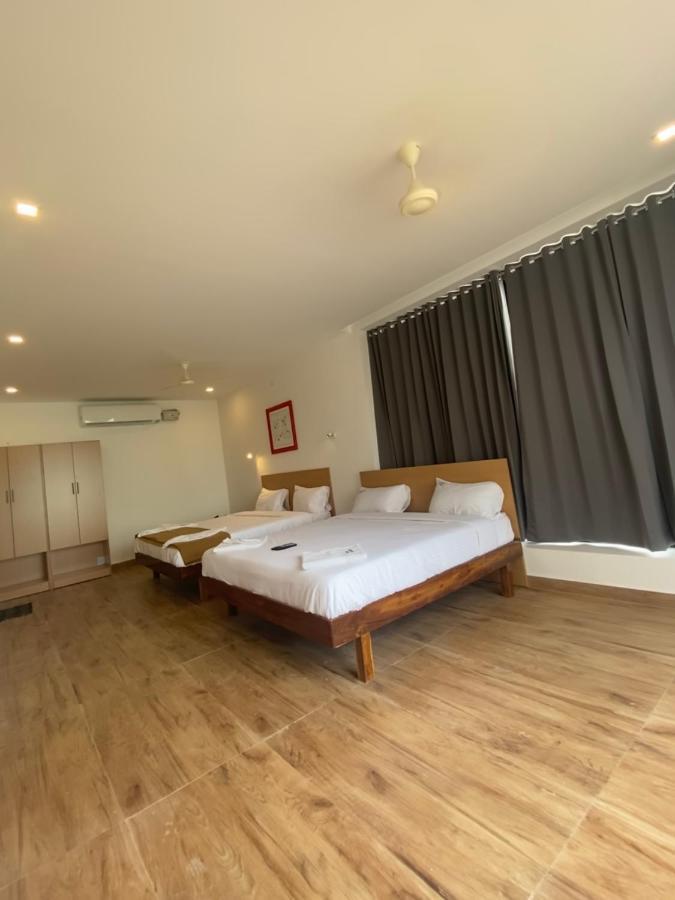 Hotel Bluestone ศรีกาลาฮาสตี ภายนอก รูปภาพ