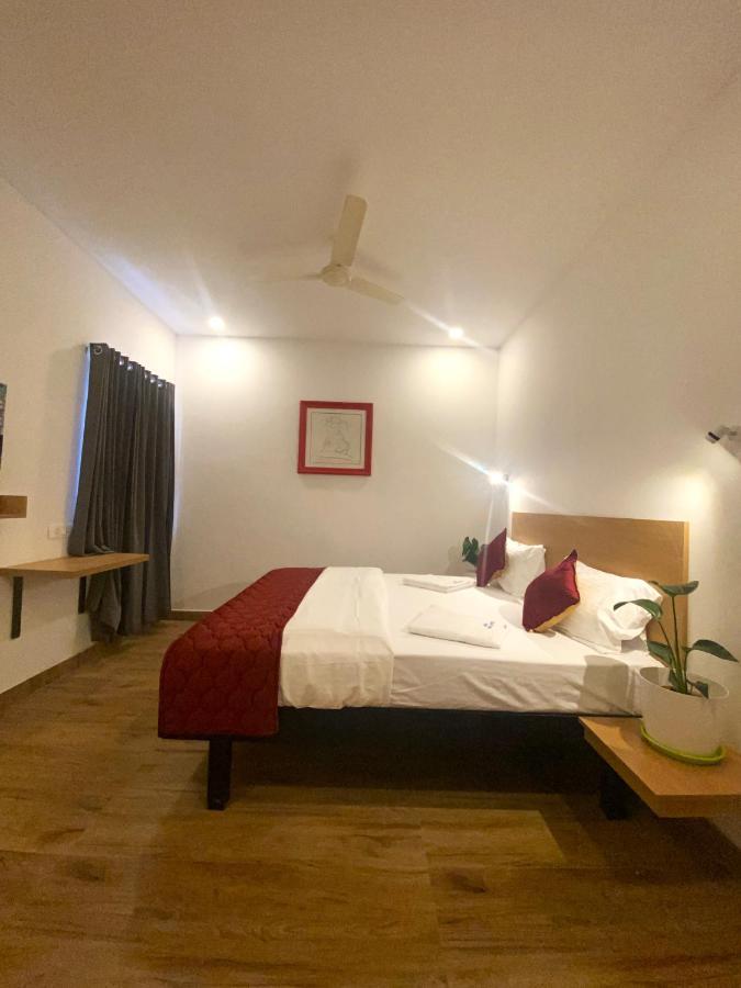 Hotel Bluestone ศรีกาลาฮาสตี ภายนอก รูปภาพ