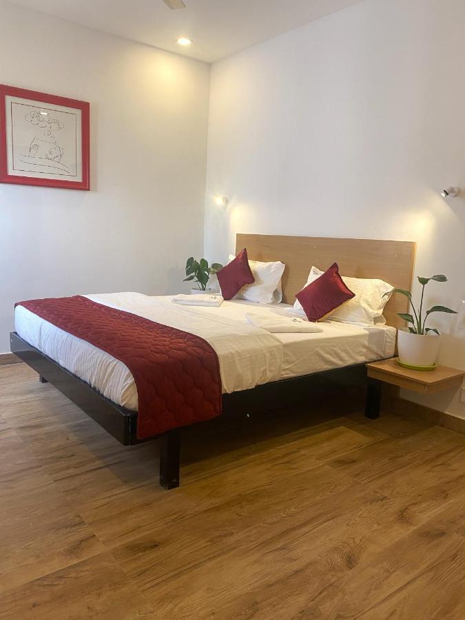 Hotel Bluestone ศรีกาลาฮาสตี ภายนอก รูปภาพ